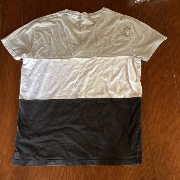 Hollister T-shirt - Picture 2 of 2